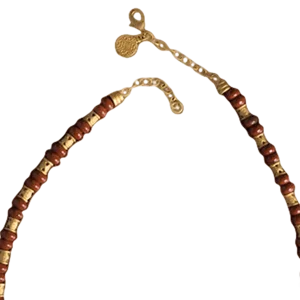 Collana in diaspro rosso con elementi a spirale in bagno d’oro 24k, Galeria el Dorado