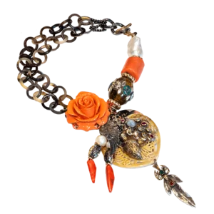 Collier avec rose en corail, corne, argent 925 et or rose 18 carats