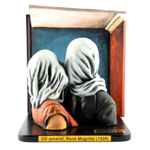Statuina in 3D di "Gli Amanti" di René Magritte dipinta a mano, 27cm